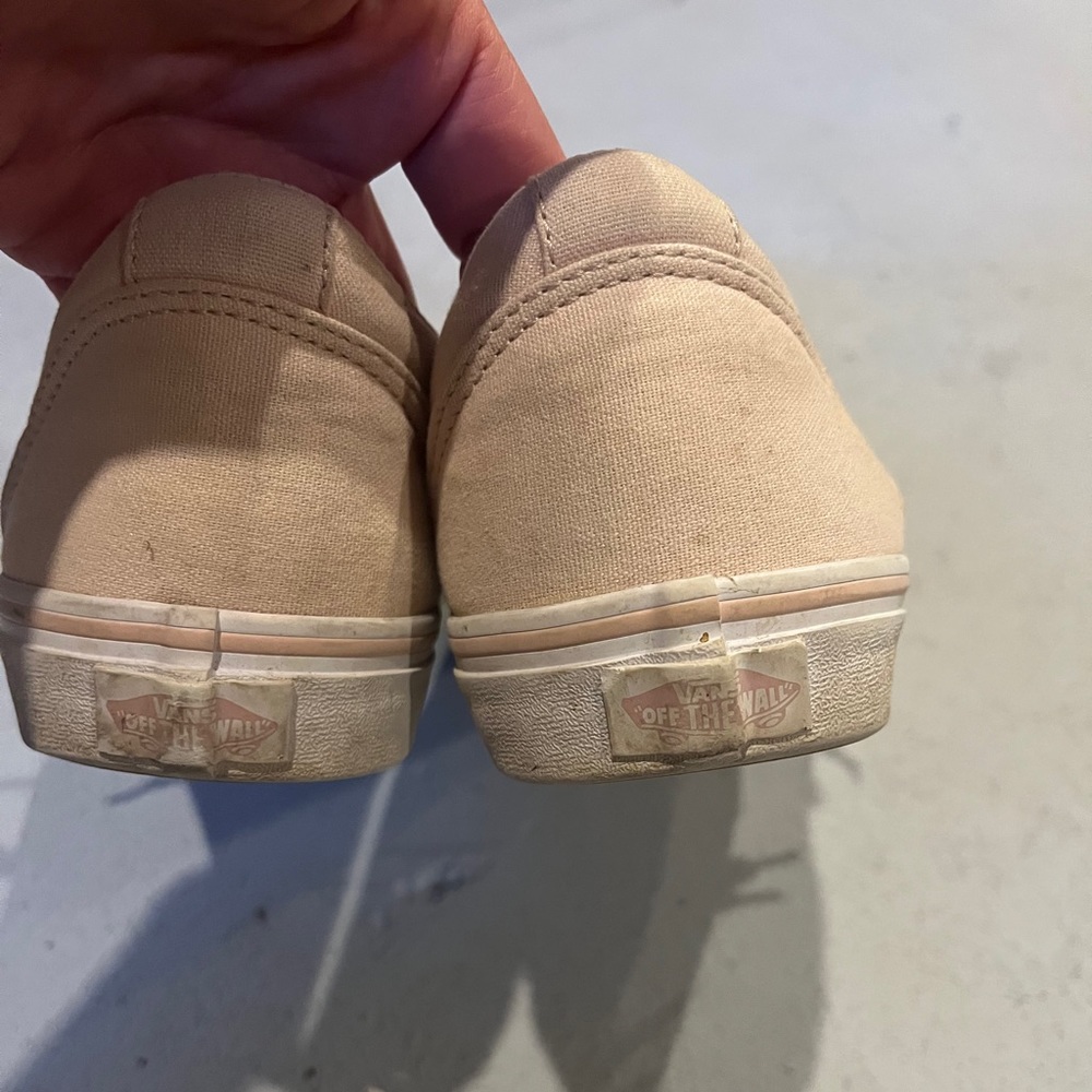 Vans - Picture 2 of 4